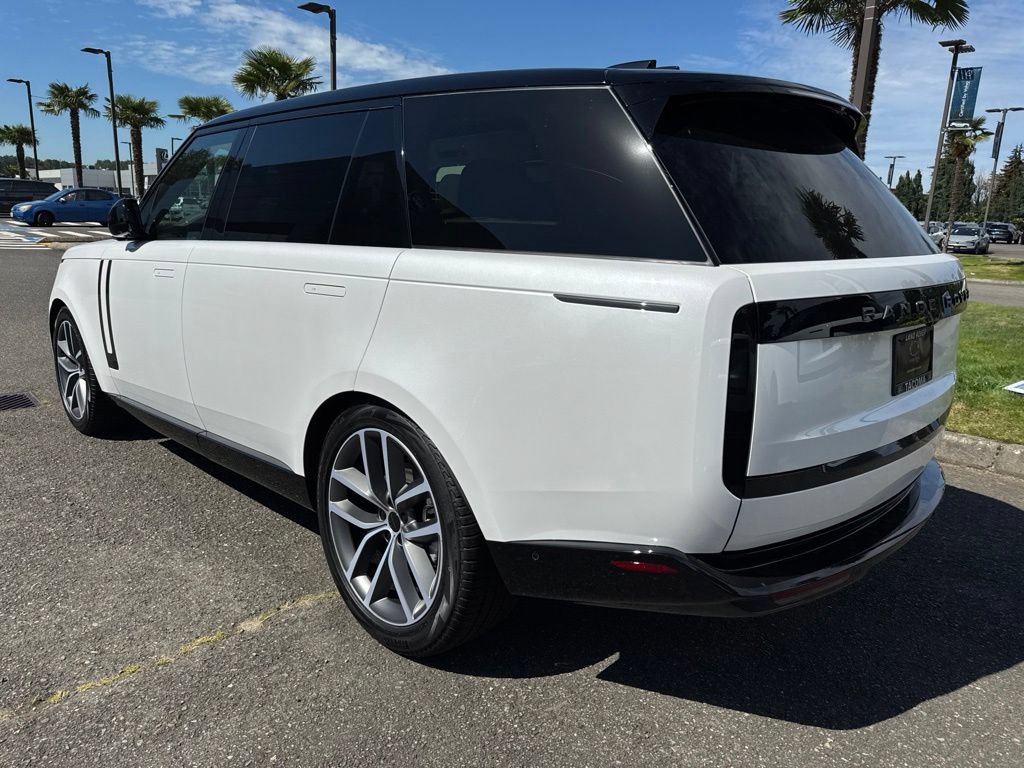 New 2026 Land Rover Range Rover Long Wheelbase SE AWD/4WD image 3