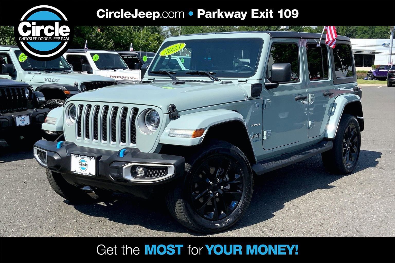 Used 2023 Jeep Wrangler Unlimited Sahara w/ Cold Weather Group AWD/4WD image 1