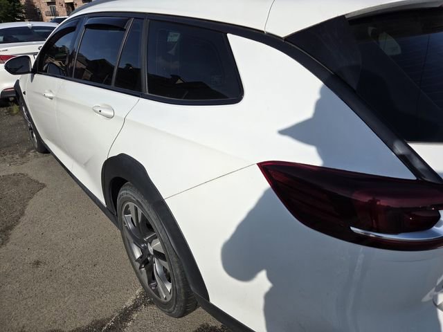 Used 2018 Buick Regal Preferred w/ Sights and Sounds Package AWD/4WD image 7