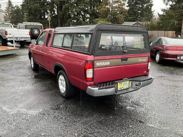Used 1998 Nissan Frontier XE image 2
