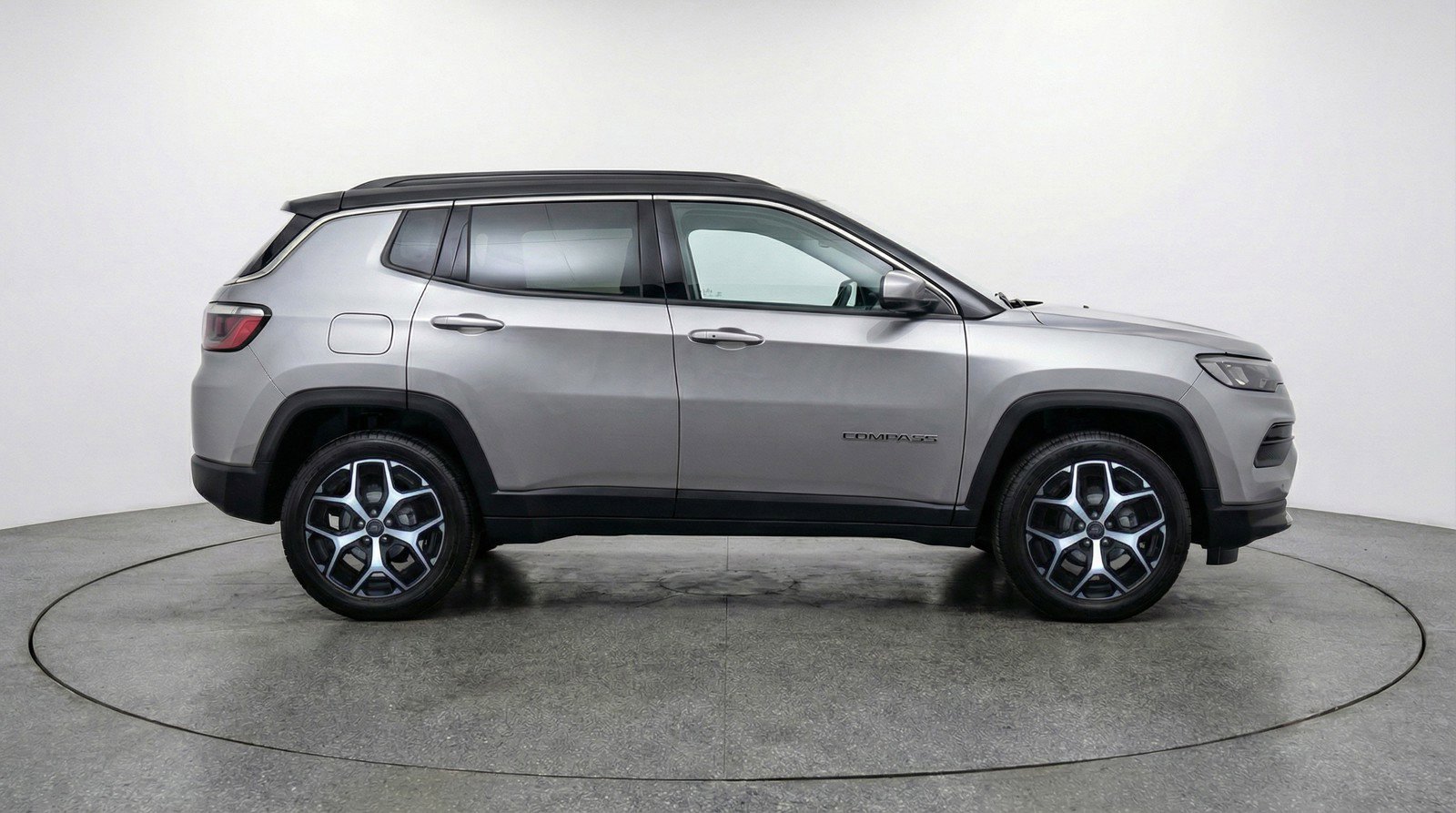 Used 2025 Jeep Compass Limited image 11