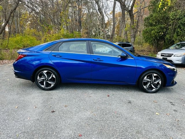 Used 2023 Hyundai Elantra Limited image 4