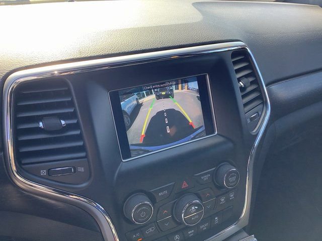 Used 2018 Jeep Grand Cherokee Laredo RWD image 17