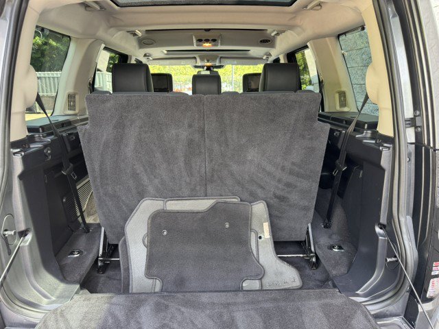 Used 2016 Land Rover LR4 HSE Silver Edition AWD/4WD image 9