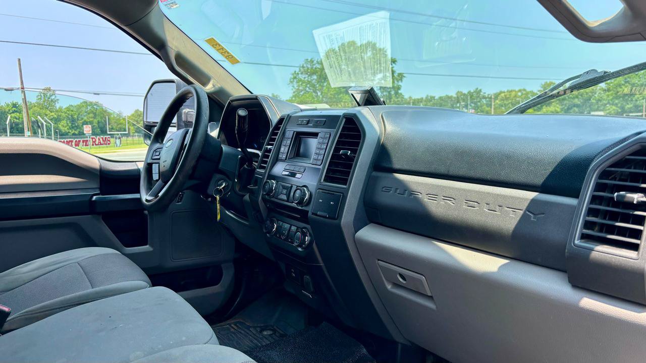 Used 2017 Ford F550 2WD SuperCab Super Duty image 9