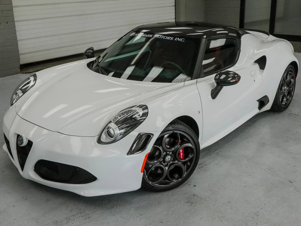Used 2018 Alfa Romeo 4C Coupe w/ Coupe Track Package 1 RWD image 16