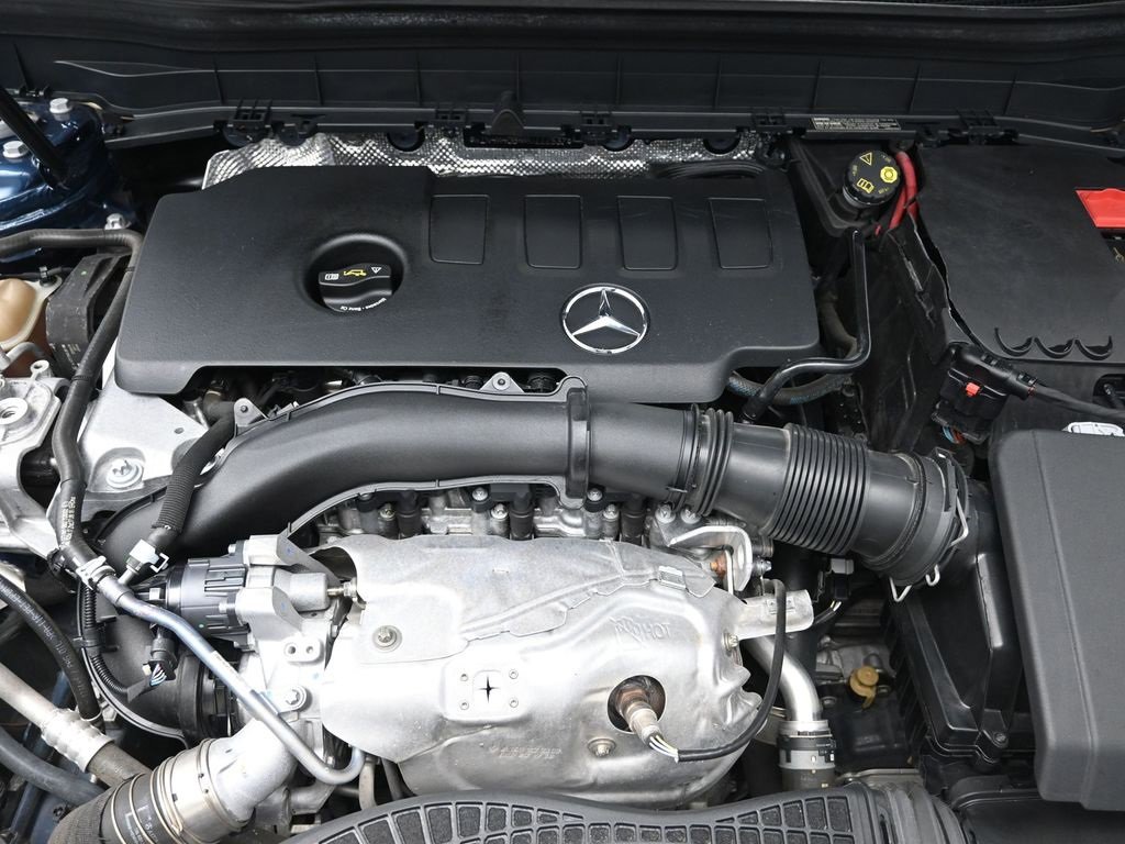 Used 2021 Mercedes-Benz GLB 250 w/ Premium Package image 30