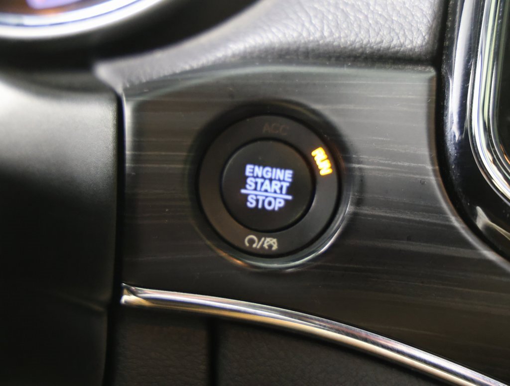 Used 2020 Jeep Grand Cherokee Limited w/ Luxury Group II image 25