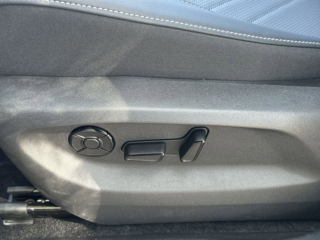 New 2026 Volkswagen Tiguan SE R-Line image 12