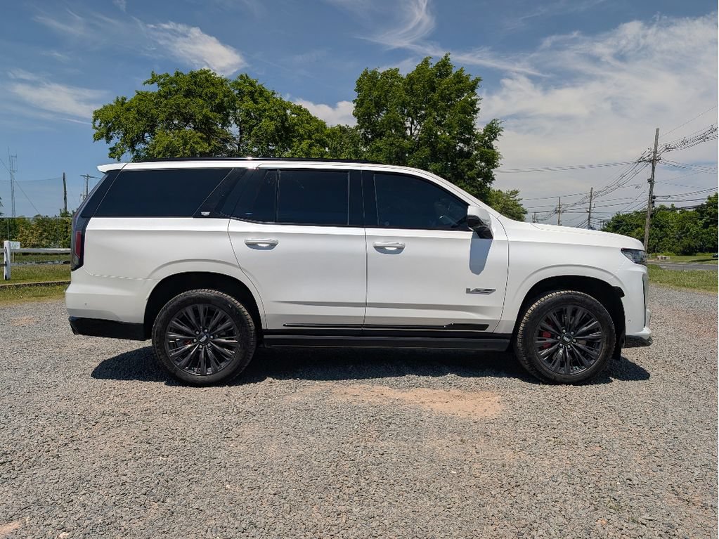 Used 2023 Cadillac Escalade V w/ LPO, ONYX Package AWD/4WD image 4