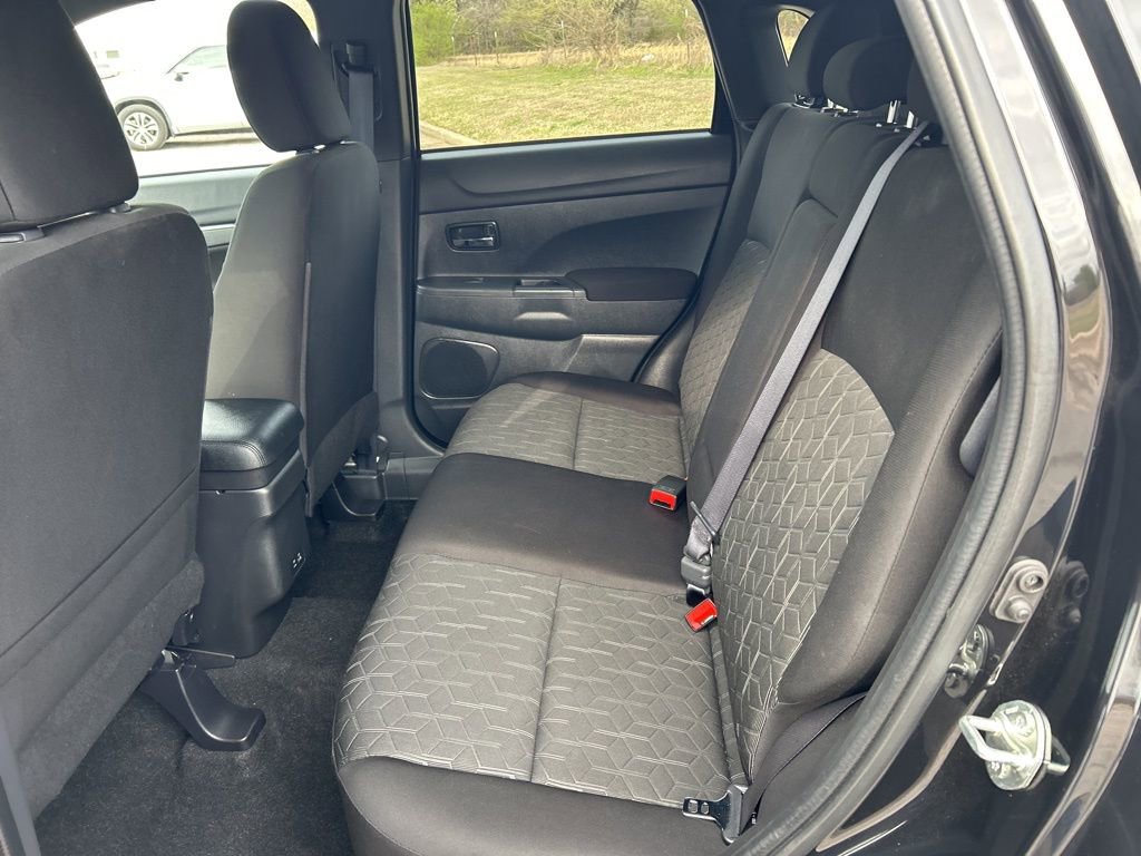 Used 2025 Mitsubishi Outlander Sport SE image 29