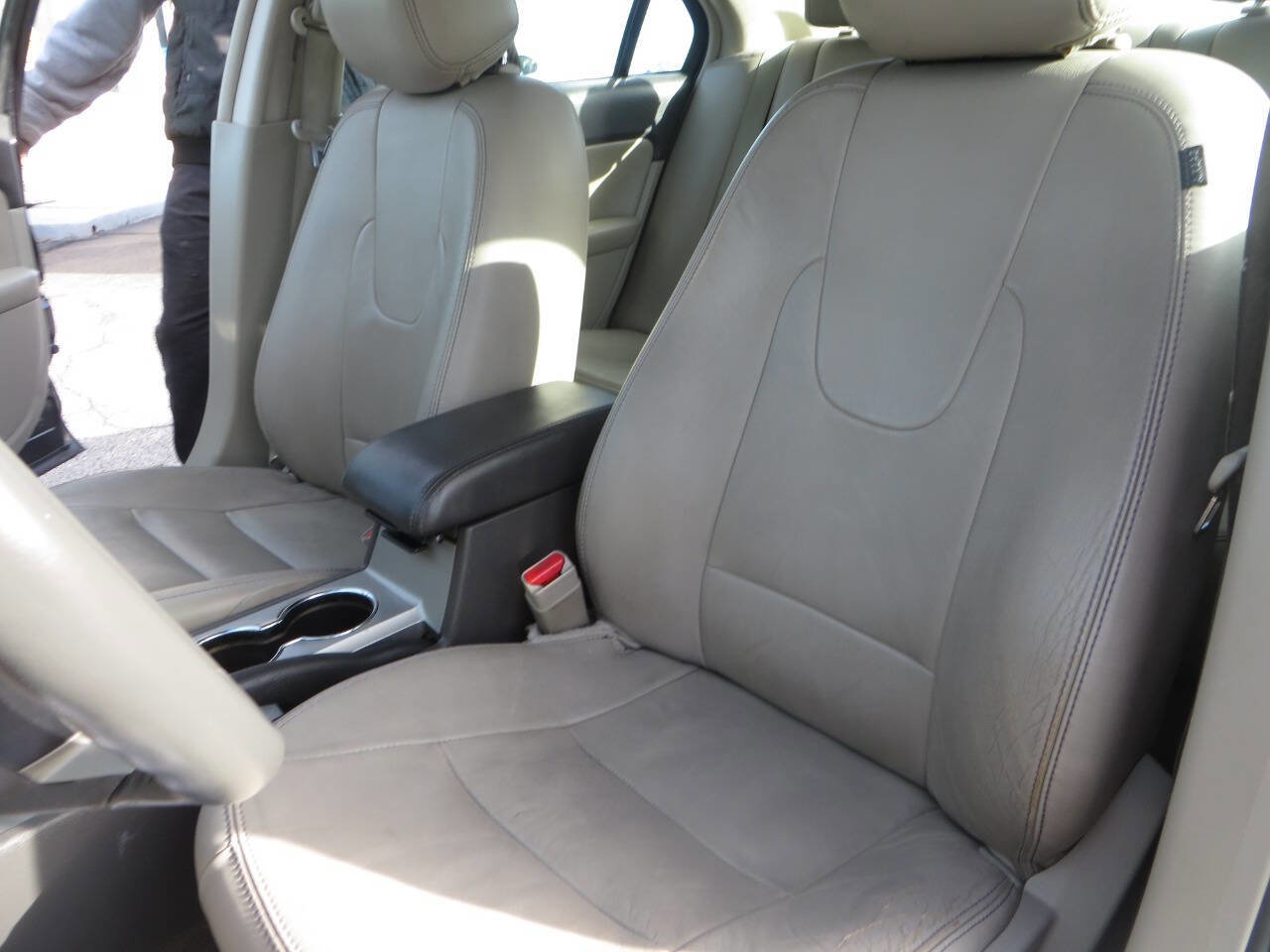 Used 2012 Ford Fusion SEL FWD image 42