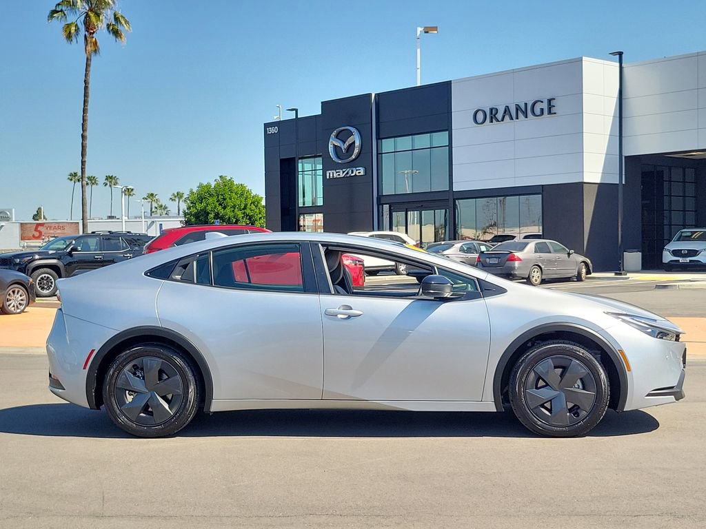 Used 2023 Toyota Prius LE image 30