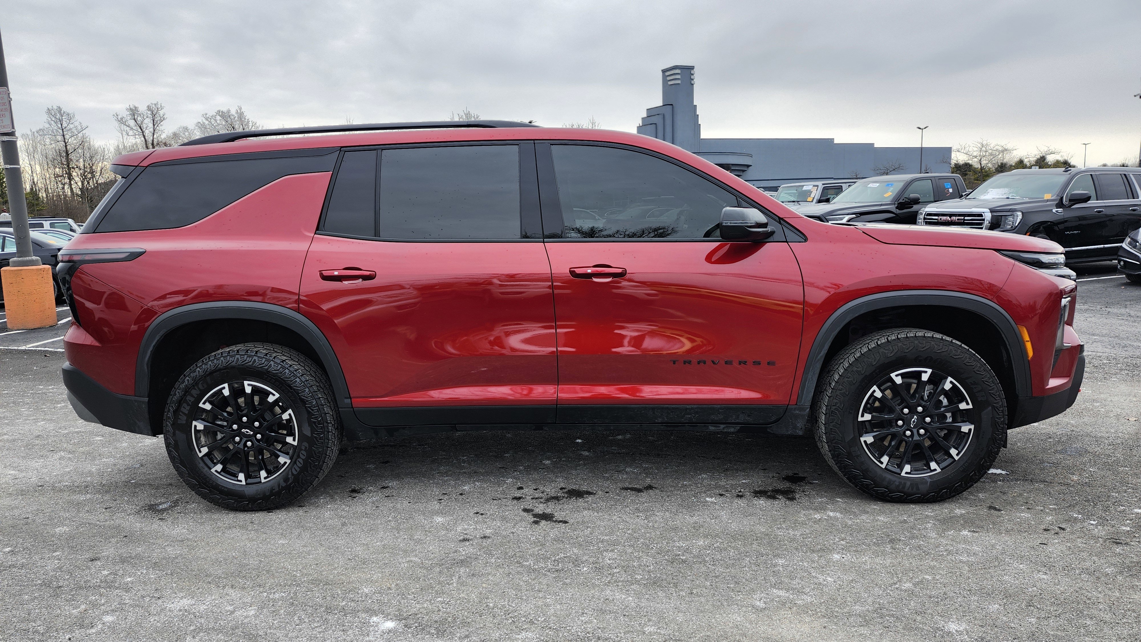 Used 2025 Chevrolet Traverse Z71 w/ LPO, Floor Liner Package image 19