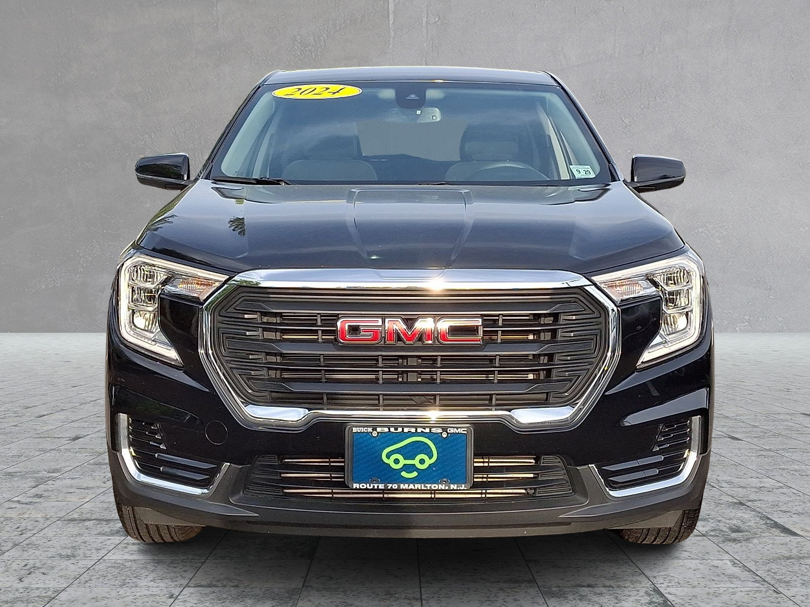 Certified 2024 GMC Terrain SLE FWD image 2