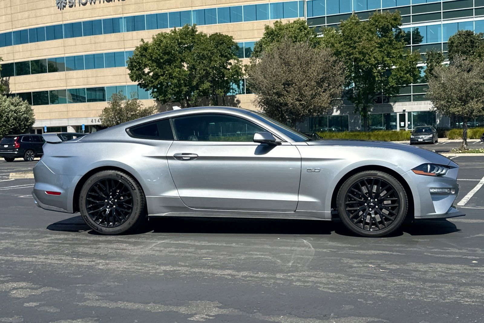 Used 2021 Ford Mustang GT Premium w/ GT Performance Package RWD image 3