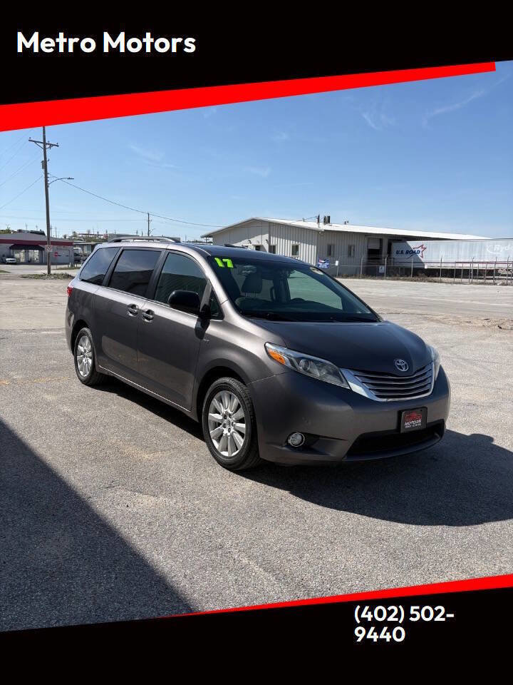 Used 2017 Toyota Sienna Limited Premium AWD/4WD image 1