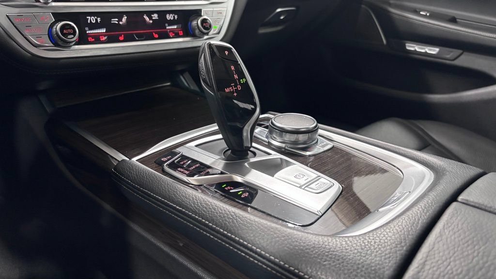 Used 2018 BMW 740i xDrive AWD/4WD image 15