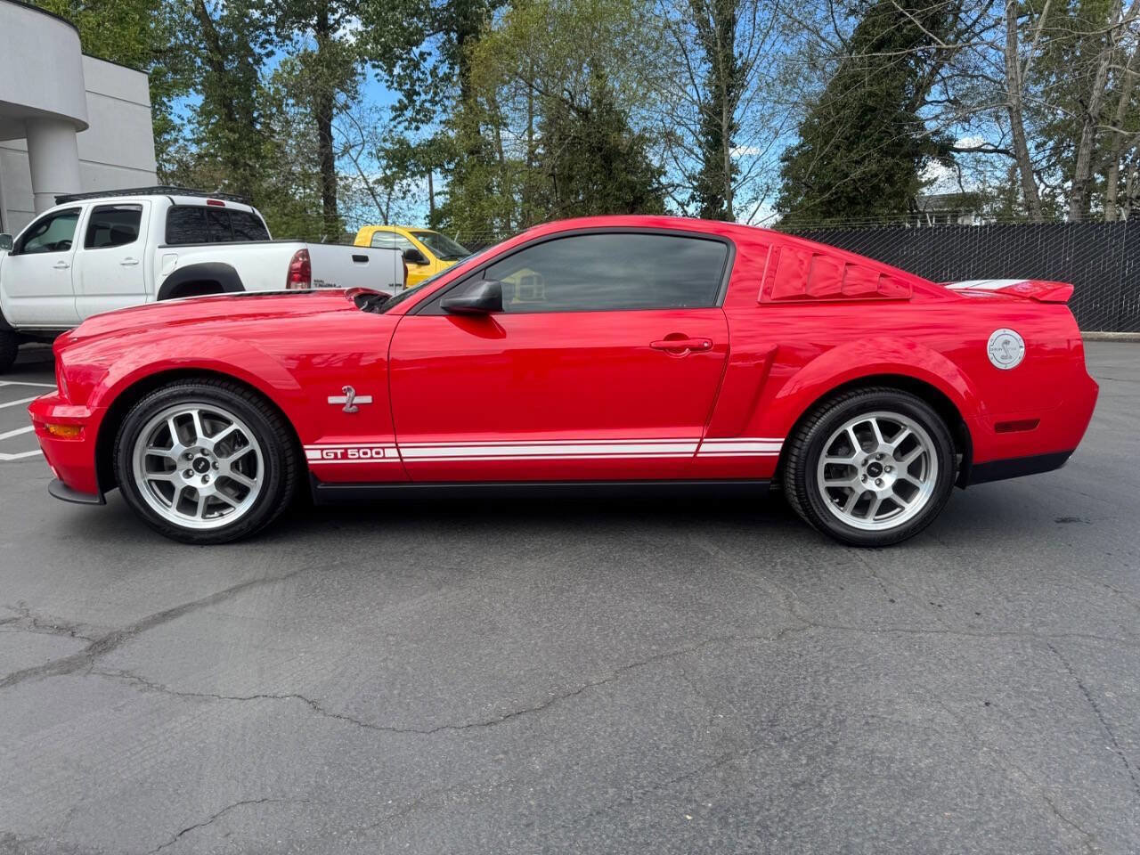 Used 2007 Ford Mustang Shelby GT500 RWD image 2