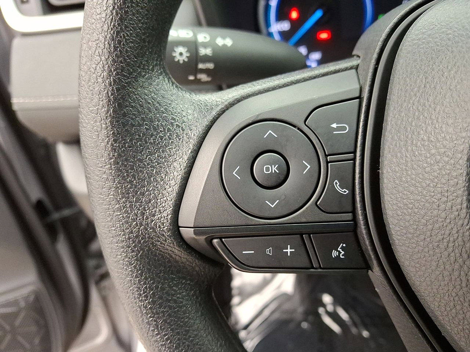 Certified 2025 Toyota RAV4 XLE image 17