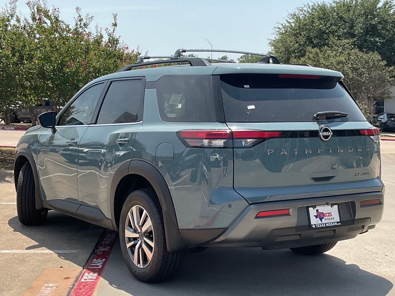 New 2026 Nissan Pathfinder SL AWD/4WD image 6