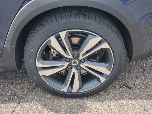 New 2026 Volvo V60 B5 Cross Country Plus w/ Protection Package Premier image 7