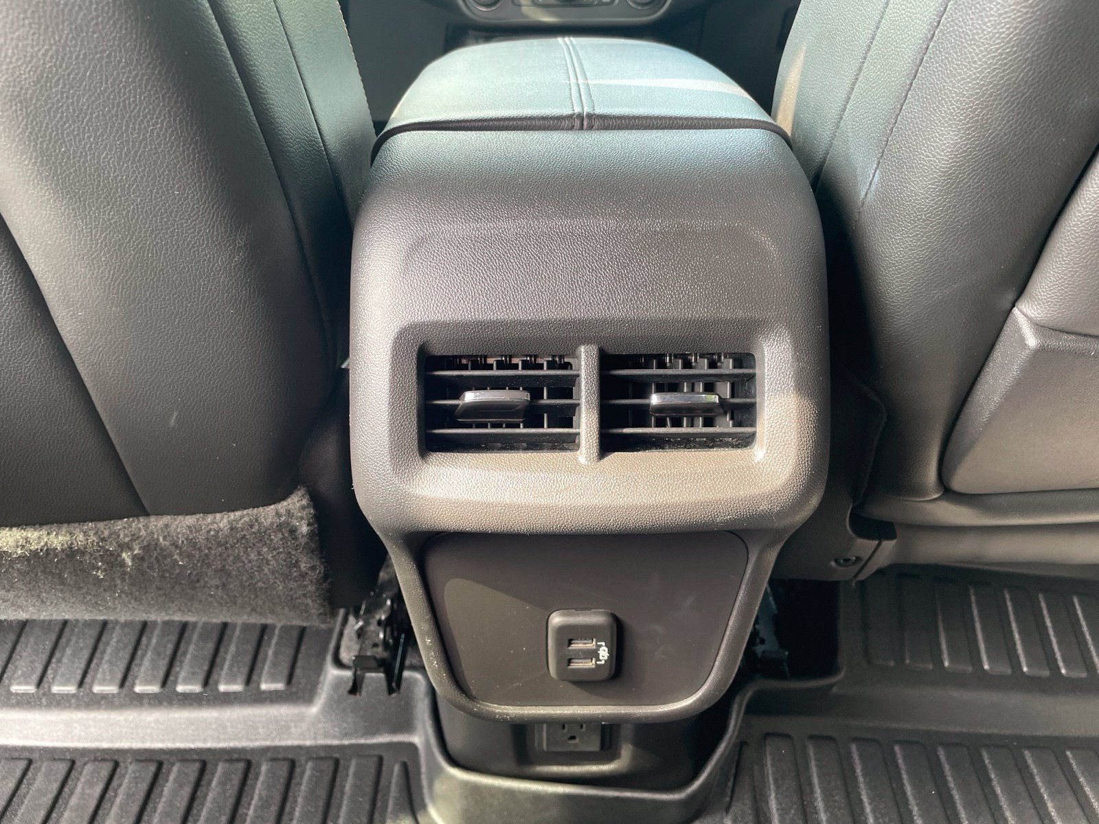 Used 2020 GMC Terrain SLT w/ Preferred Package AWD/4WD image 32