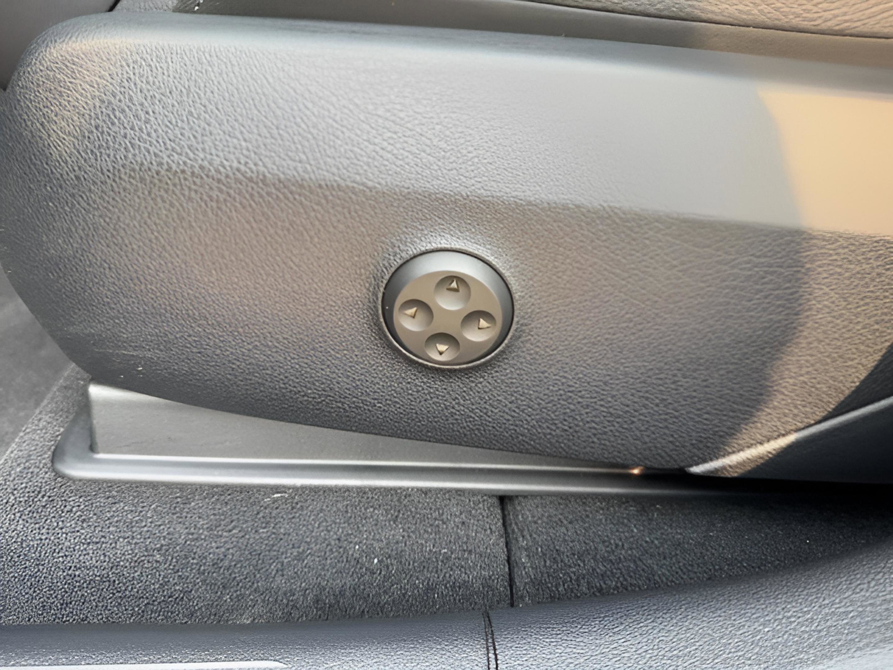 Certified 2025 Mercedes-Benz GLC 350e 4MATIC image 30