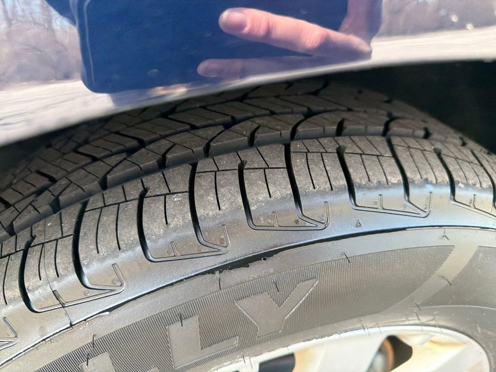 Used 2016 Chrysler Town & Country Touring image 29