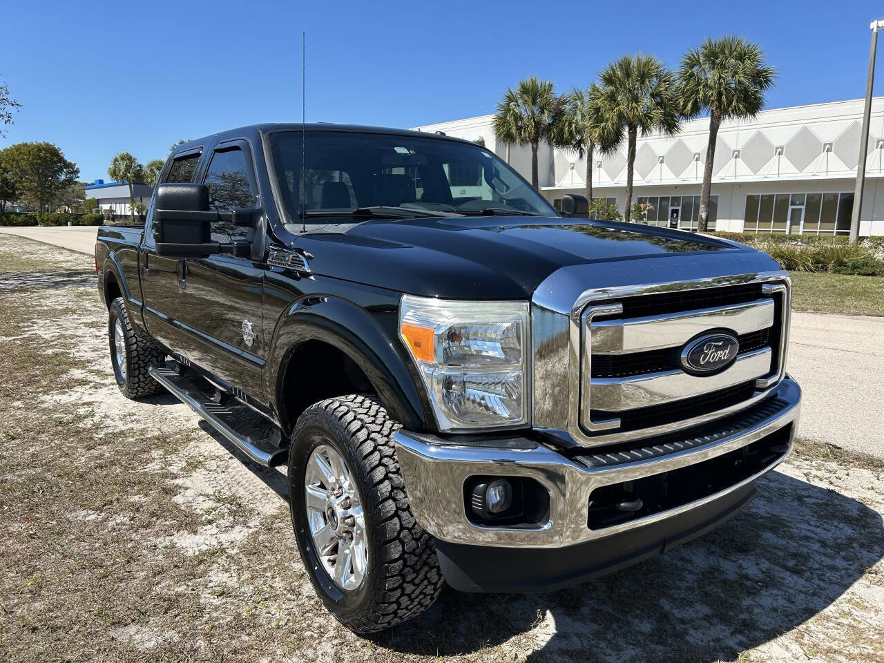 Used 2016 Ford F250 Lariat w/ Lariat Interior Package image 5