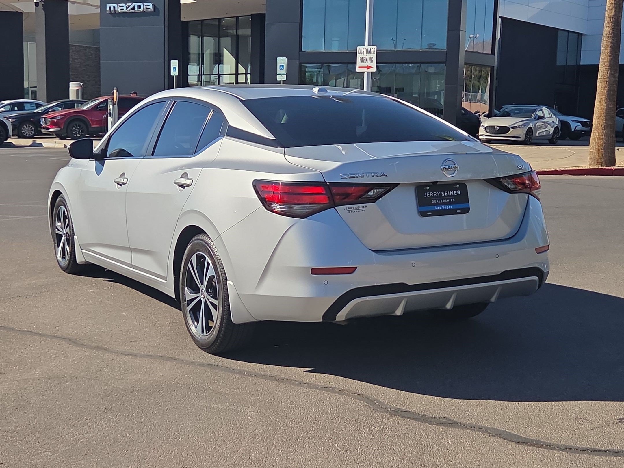 Used 2020 Nissan Sentra SV FWD image 3