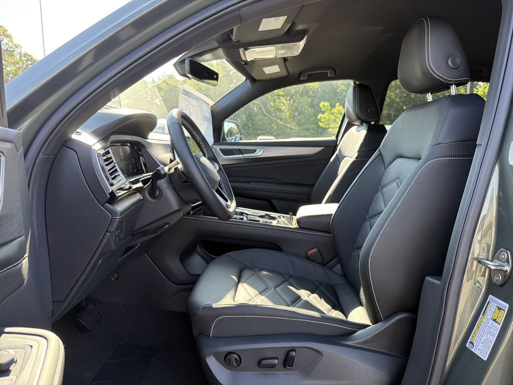 New 2026 Volkswagen Atlas Cross Sport SE FWD image 11