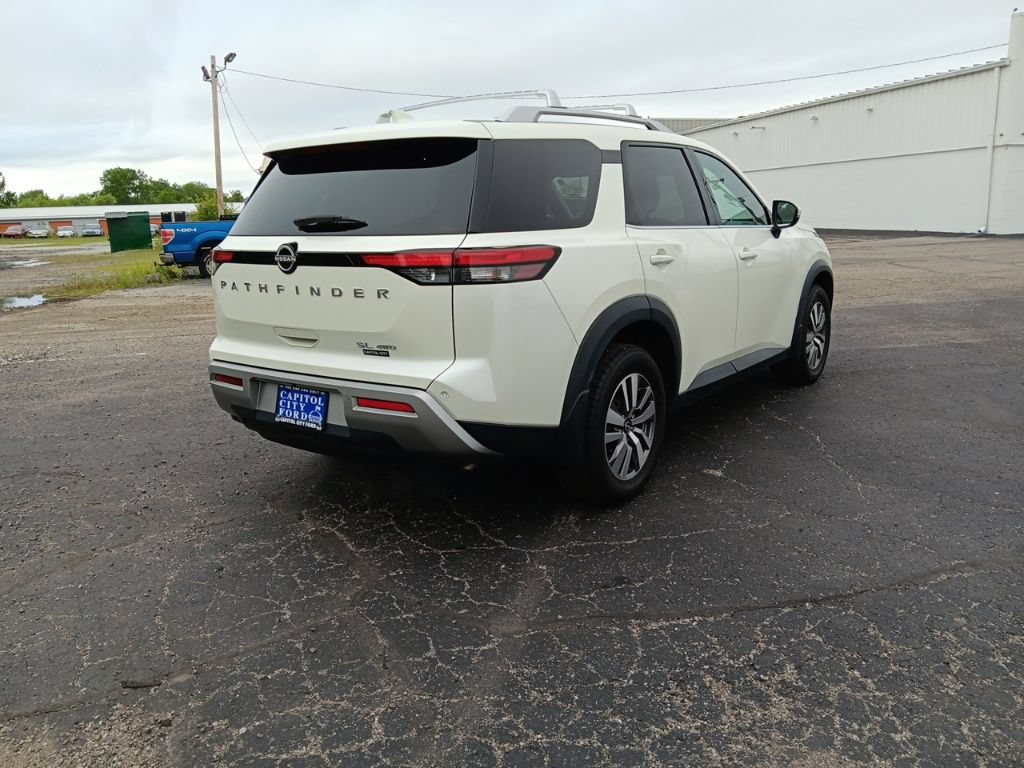 Used 2023 Nissan Pathfinder SL AWD/4WD image 5