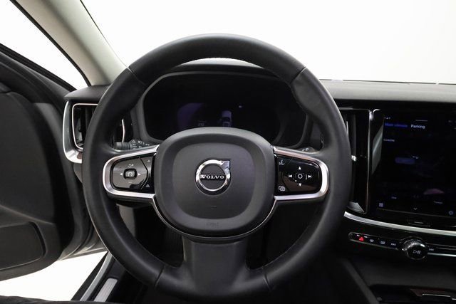 Used 2024 Volvo V60 B5 Cross Country Plus image 12