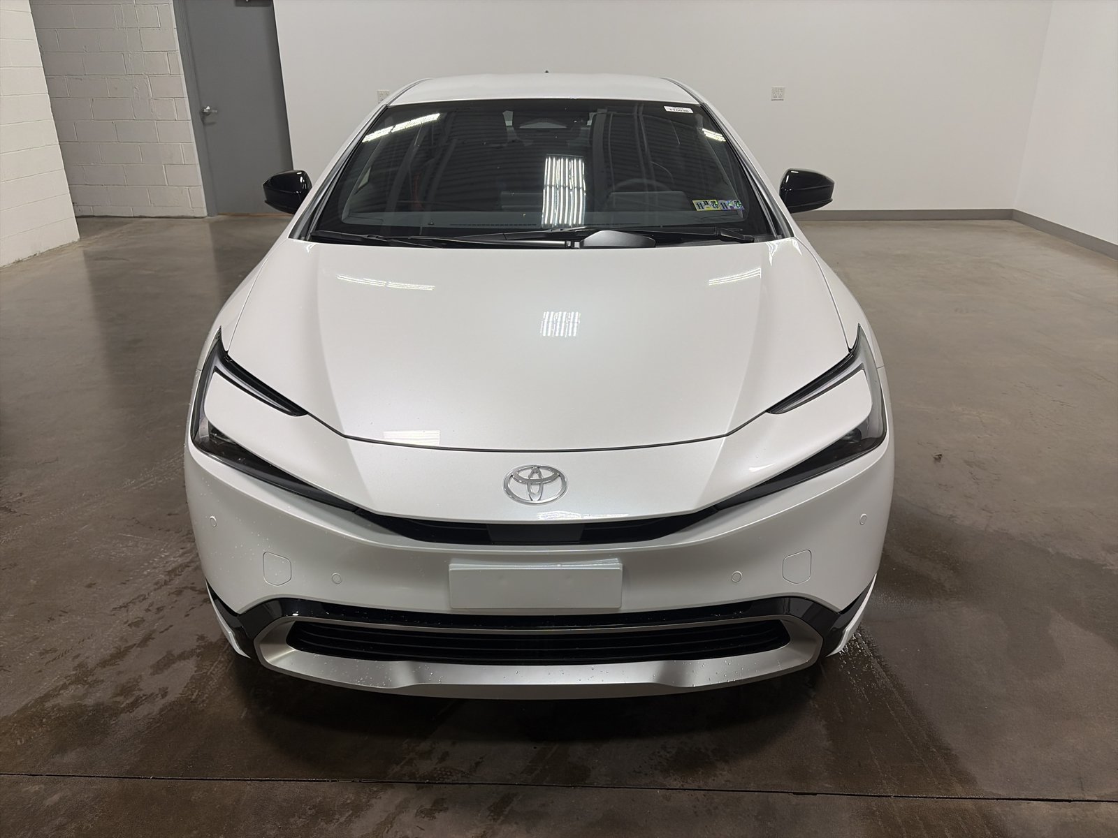New 2026 Toyota Prius Plug-In Hybrid FWD image 8