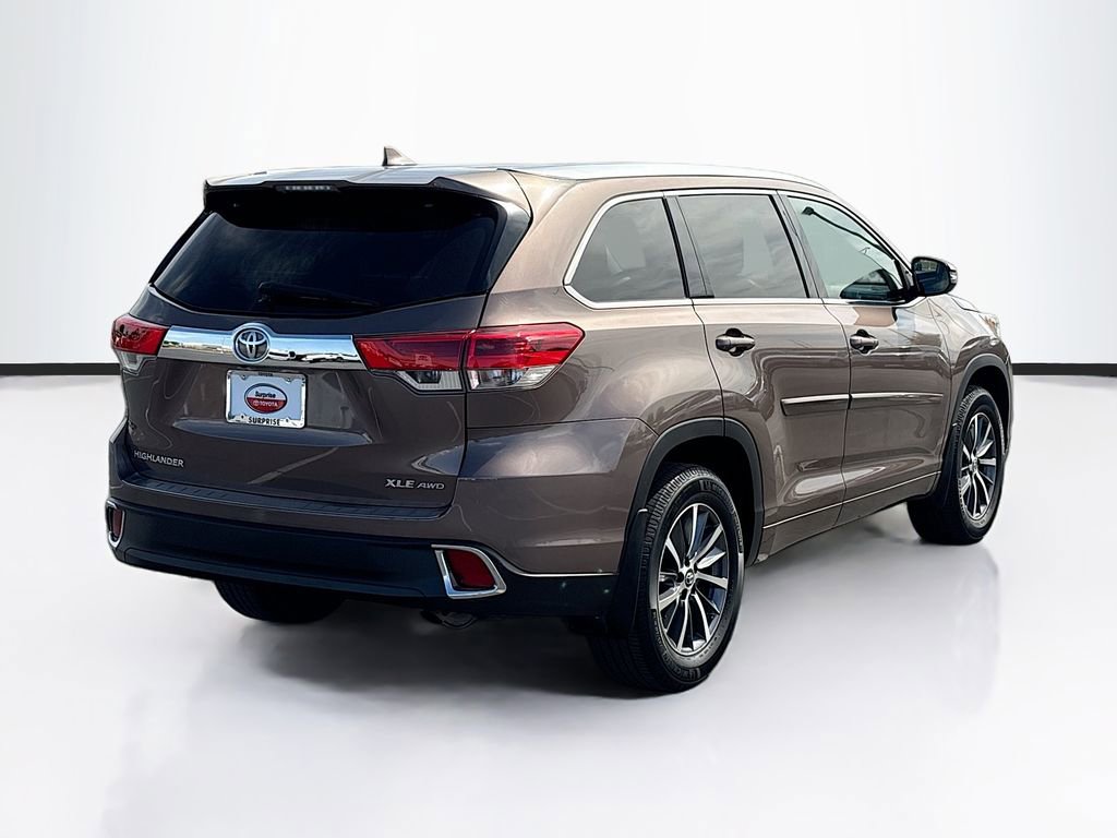 Used 2017 Toyota Highlander XLE AWD/4WD image 5