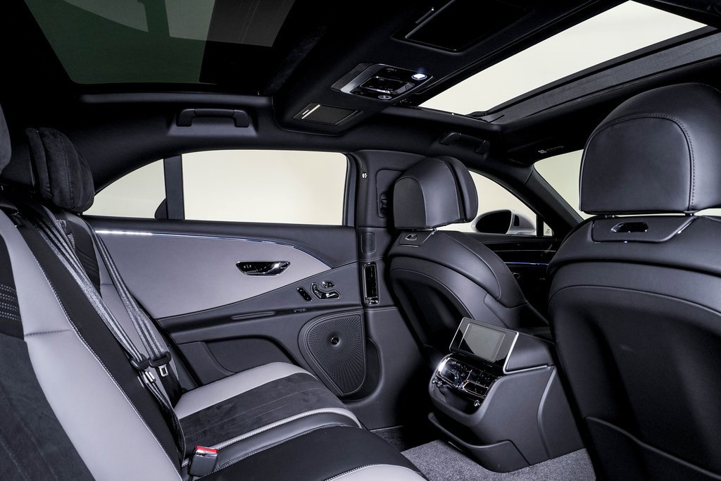 Used 2023 Bentley Flying Spur S V8 image 17