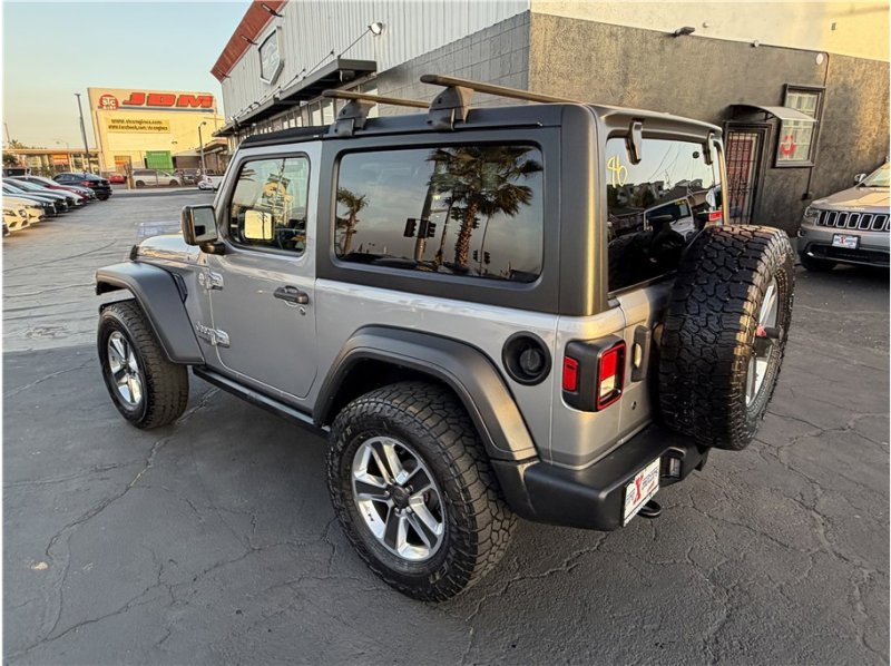 Used 2020 Jeep Wrangler Sport image 13