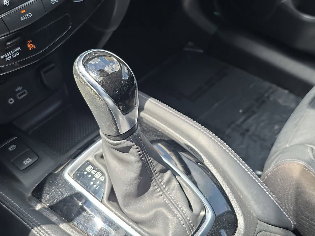 Used 2020 Nissan Rogue Sport SL image 27