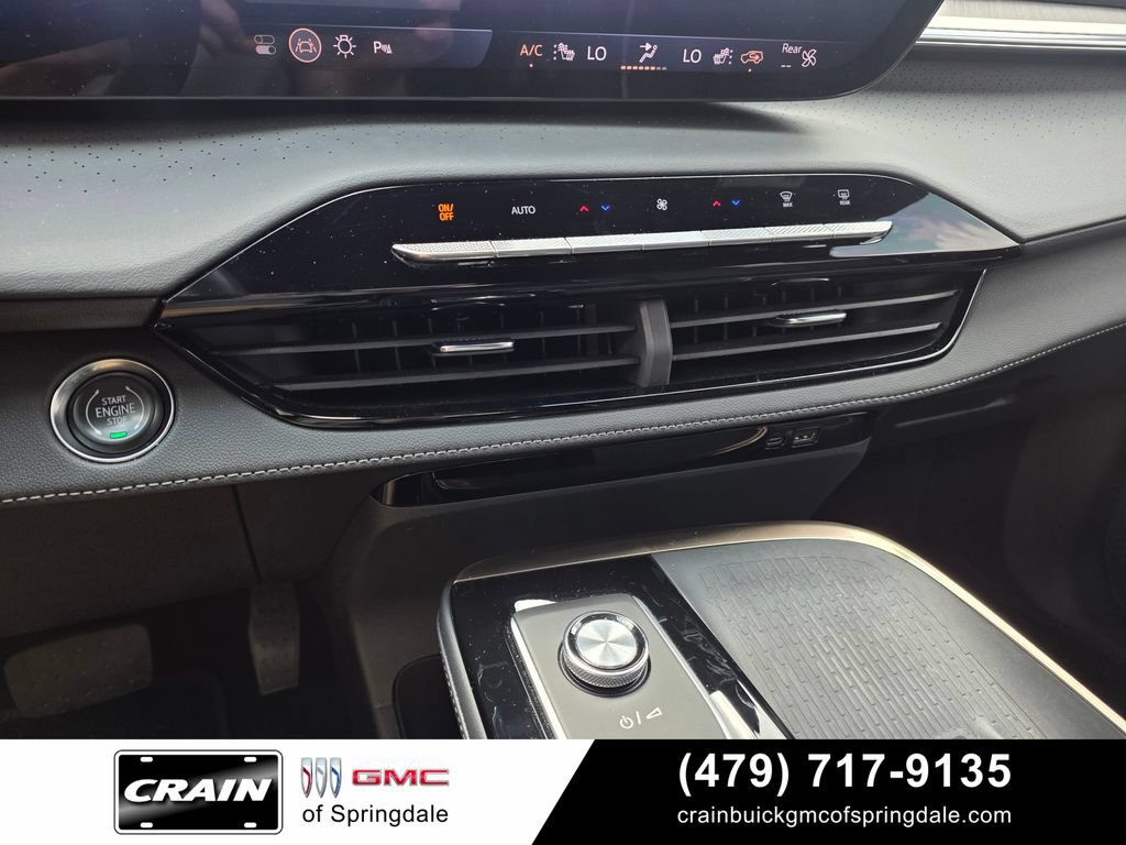 Used 2025 Buick Enclave Avenir w/ Super Cruise Package FWD image 18