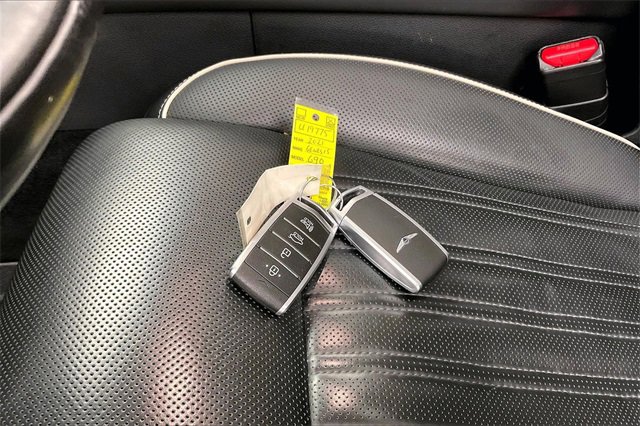 Used 2021 Genesis G90 3.3T Premium image 14