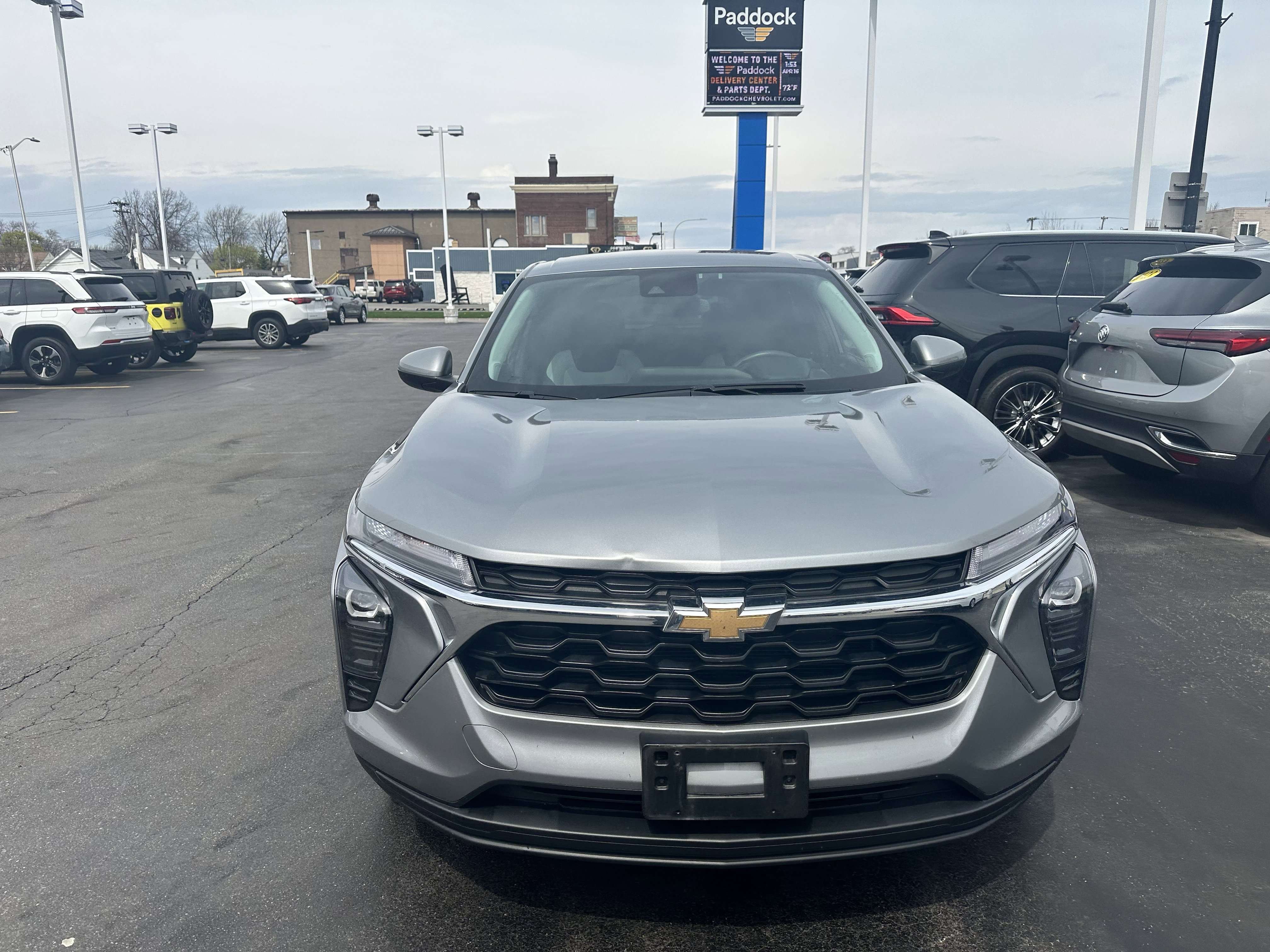 Used 2024 Chevrolet Trax LS w/ LS Convenience Package image 2