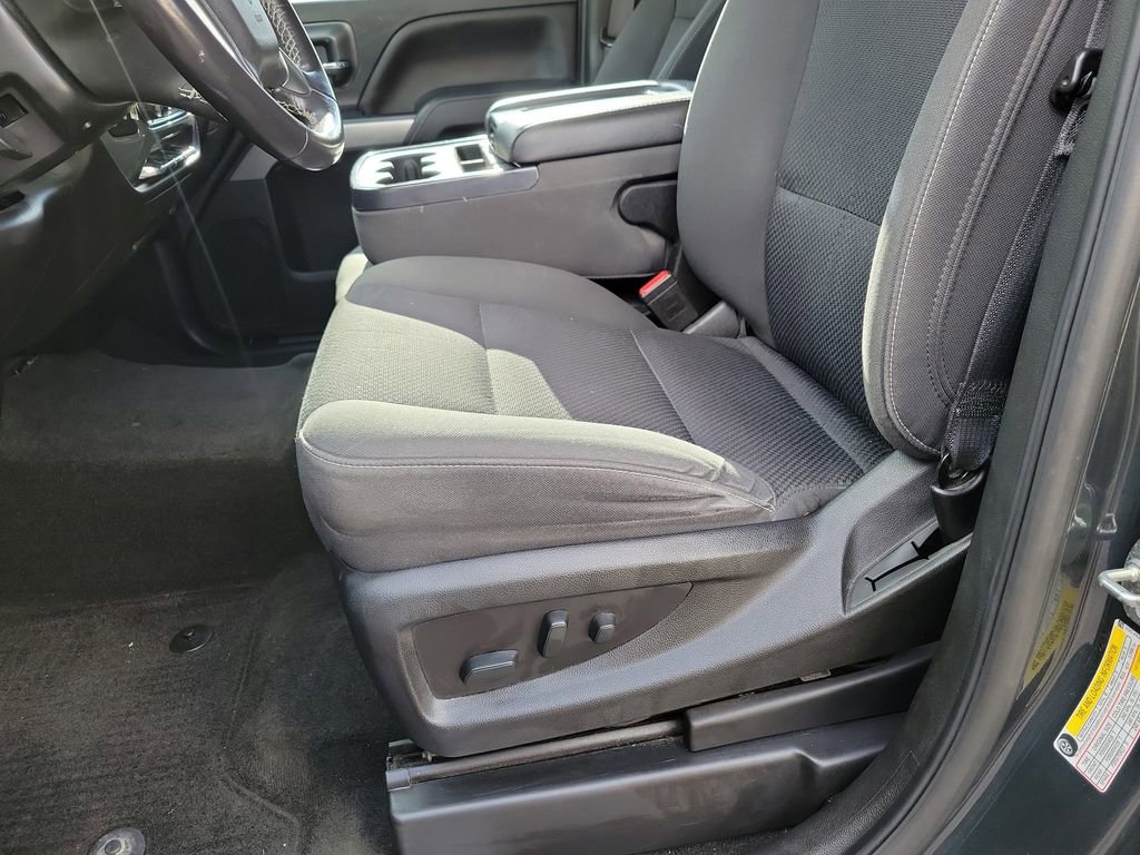 Used 2018 Chevrolet Silverado 1500 LT w/ All Star Edition AWD/4WD image 17