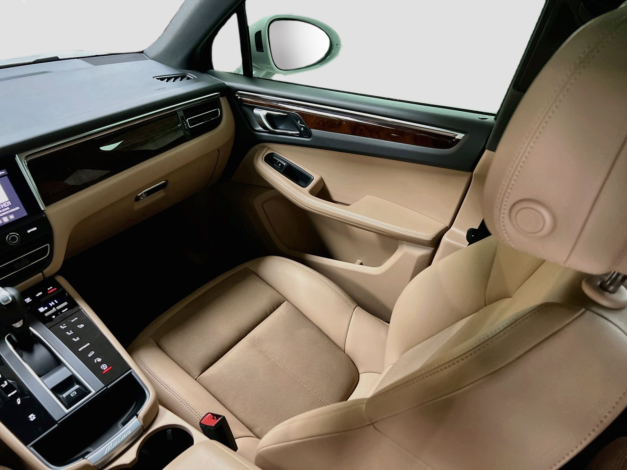 Certified 2023 Porsche Macan S AWD/4WD image 26