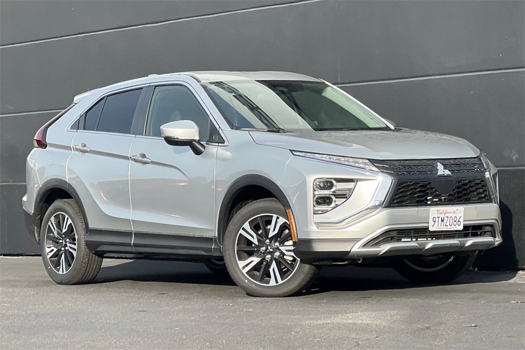 Used 2025 Mitsubishi Eclipse Cross Black Edition image 3