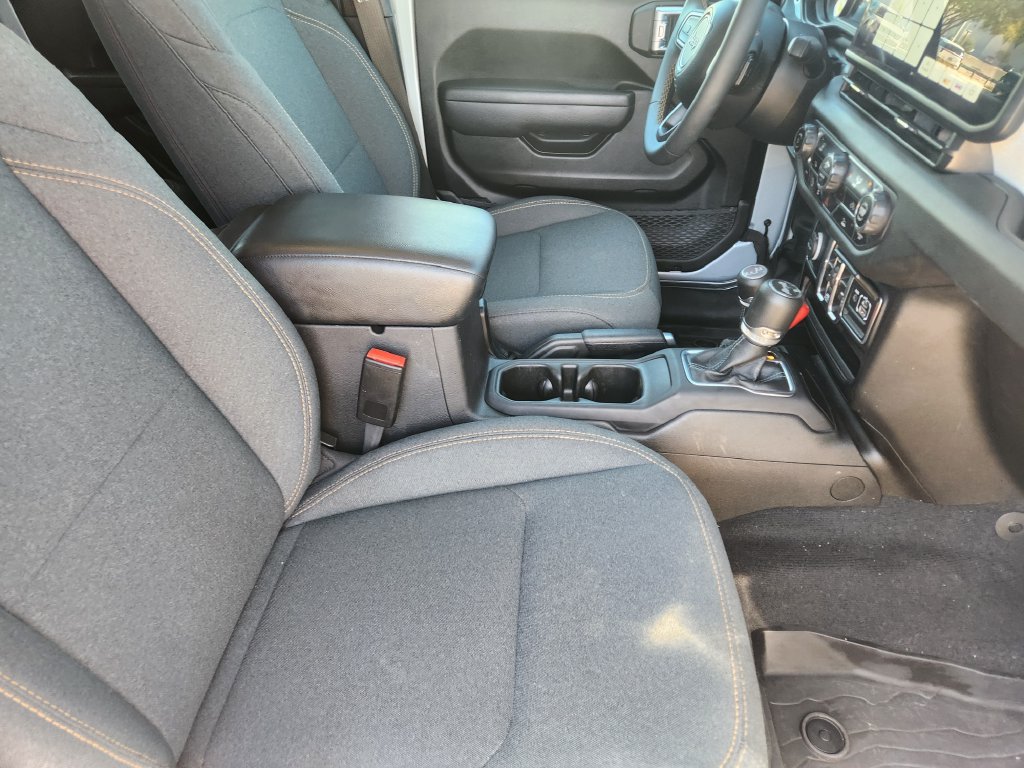 Used 2024 Jeep Wrangler Unlimited Sport AWD/4WD image 23