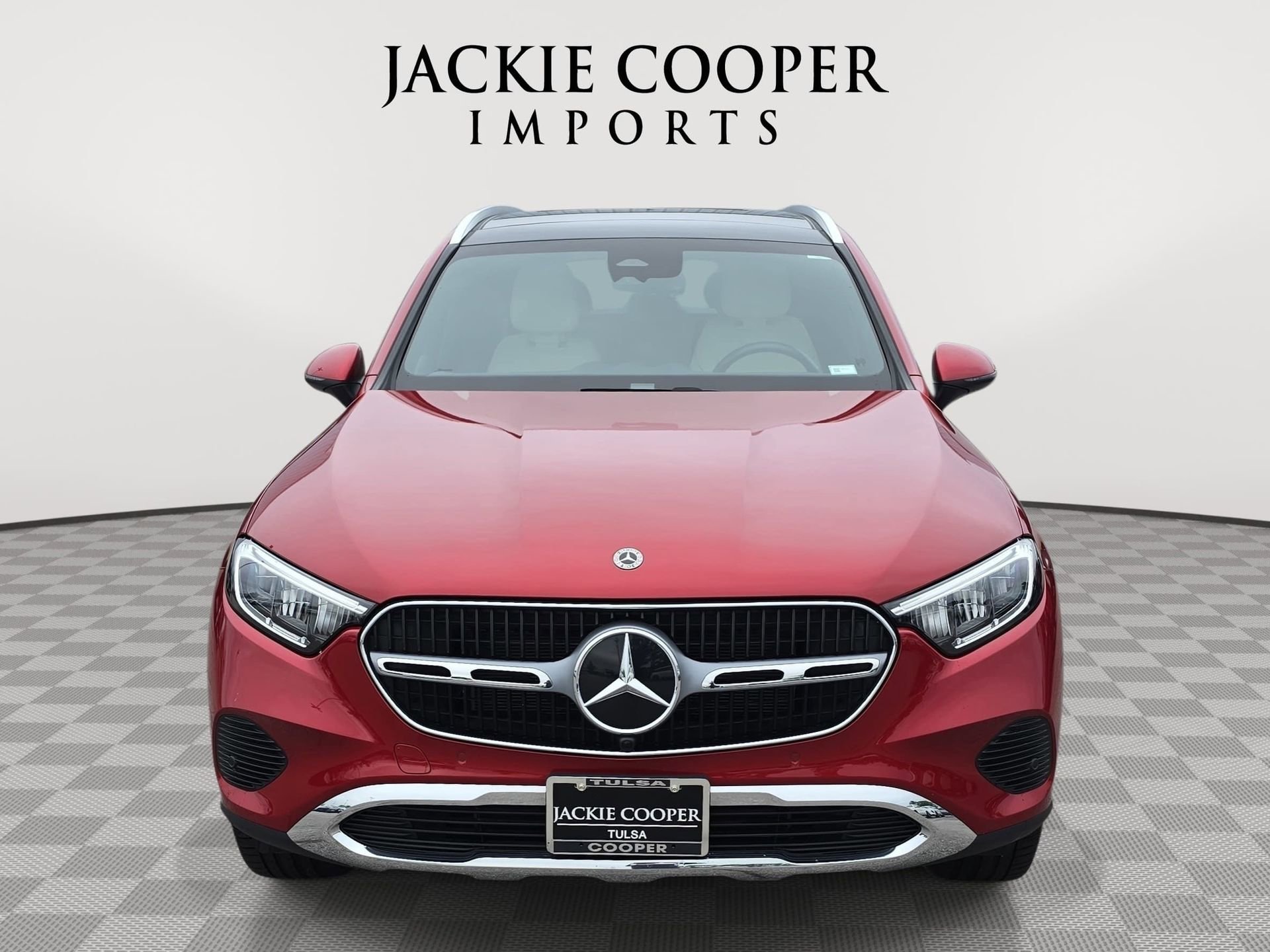 Used 2023 Mercedes-Benz GLC 300 4MATIC image 2