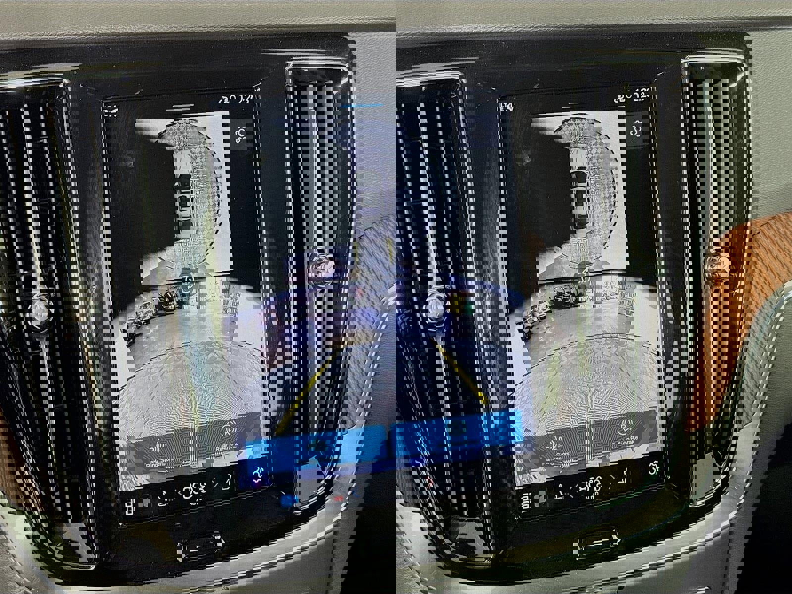 Used 2025 Volvo S60 B5 Plus image 18