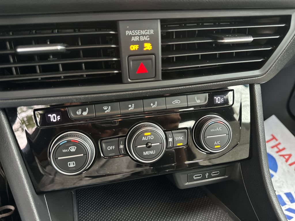 Certified 2020 Volkswagen Jetta R-Line w/ R-Line Cold Weather Package FWD image 16