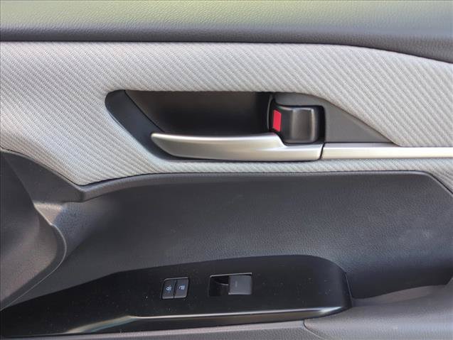 Used 2025 Toyota Camry SE FWD image 21